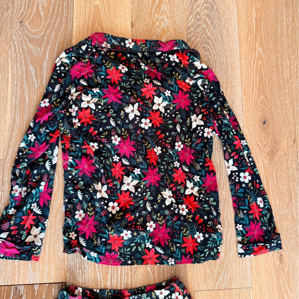 Little Sleepies LIMITED
EDITION Holiday Berry Merry Women's Pajamas outfit Small - Picture 12 of 12